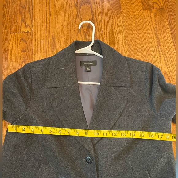 Halogen Grey Bell Sleeve Ruffle Cuff Lined Blazer Jacket Women's Size Small - Picture 7 of 8